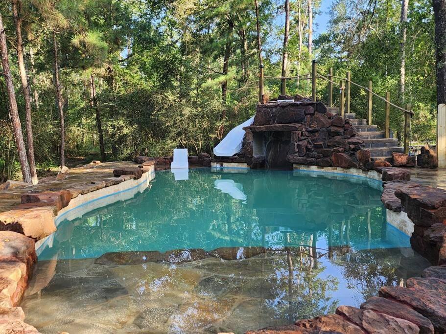 Waterfront Treehouse In A Magical Forest Waller Ngoại thất bức ảnh
