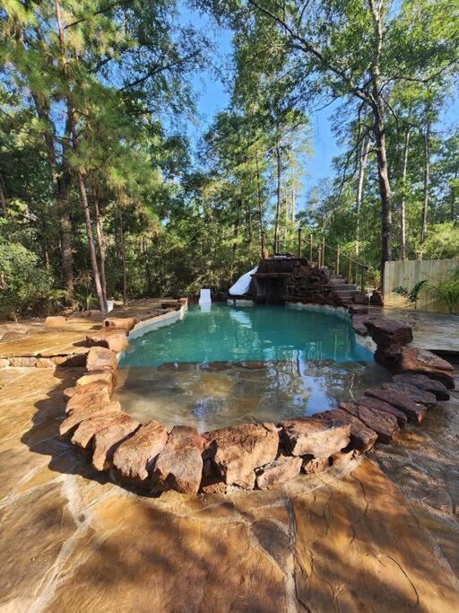 Waterfront Treehouse In A Magical Forest Waller Ngoại thất bức ảnh